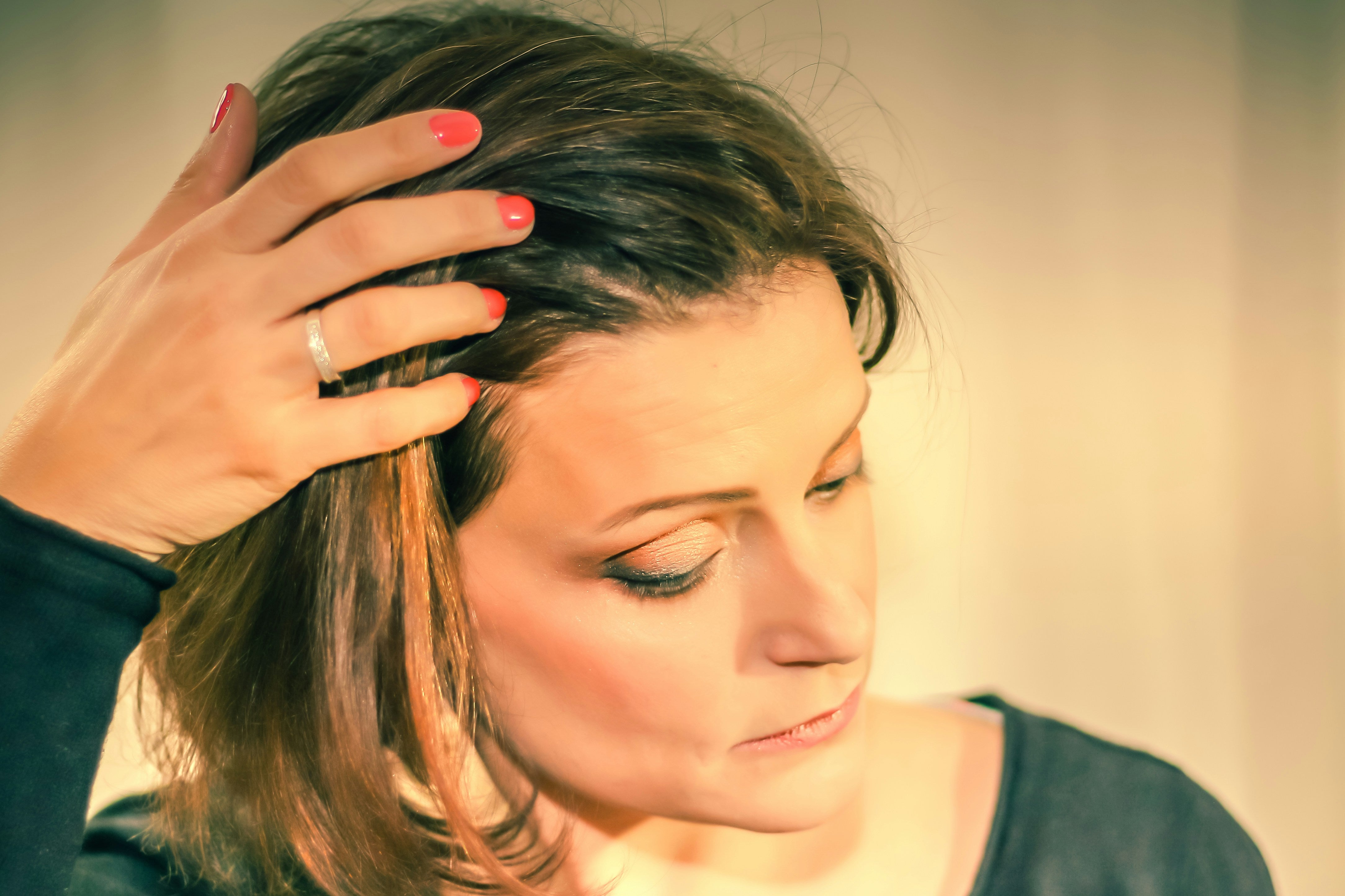 How to Keep Your Scalp Healthy (& Your Hair Happy!)