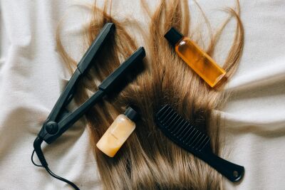 5 Haircare Tips for Summer | Fight Frizz, Dryness & More |